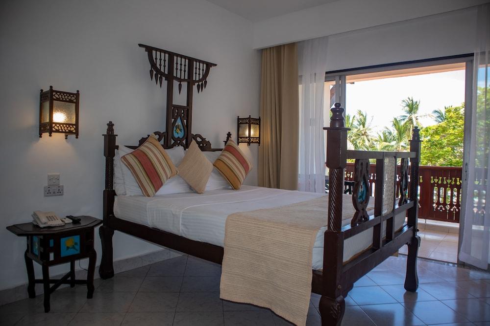 Bamburi Beach Hotel מראה חיצוני תמונה