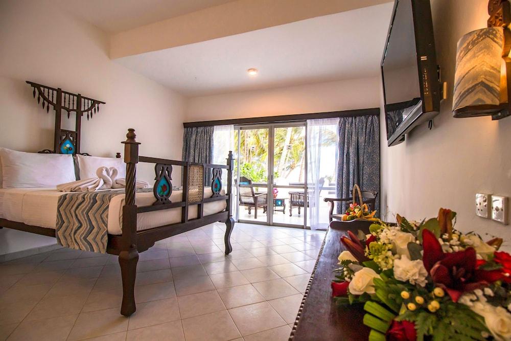 Bamburi Beach Hotel מראה חיצוני תמונה