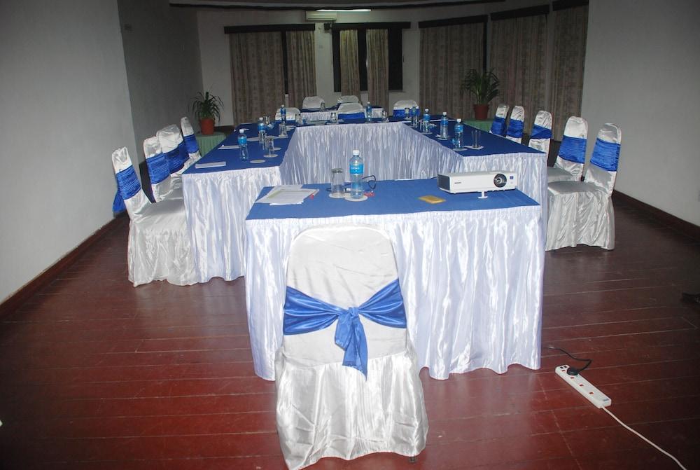 Bamburi Beach Hotel מראה חיצוני תמונה