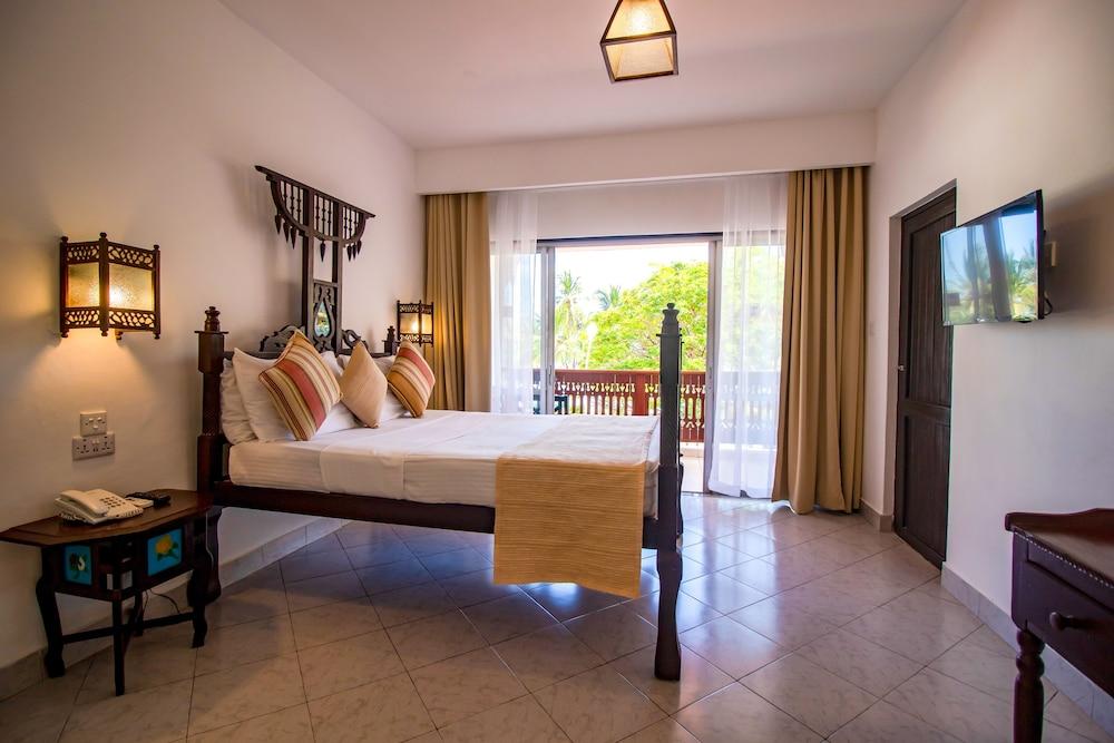 Bamburi Beach Hotel מראה חיצוני תמונה
